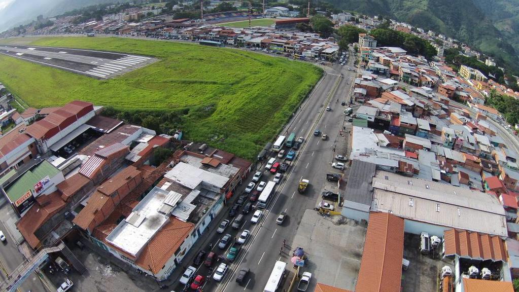 Mukumbari's tweet photo. Ciudad de #Mérida, Venezuela, desde el aire. Fotografías de @skydronik / @AndesVenezuela  #Drone https://t.co/ZeXkcPvnCV"