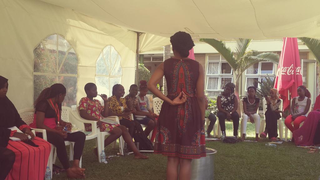 BoiModungwa's tweet photo. wrap up session of #bodiesunbound convening! Girls sharing they're personal plans &amp; next steps! @FRIDAfund @mamacash http://t.co/NL6vvPdxaZ