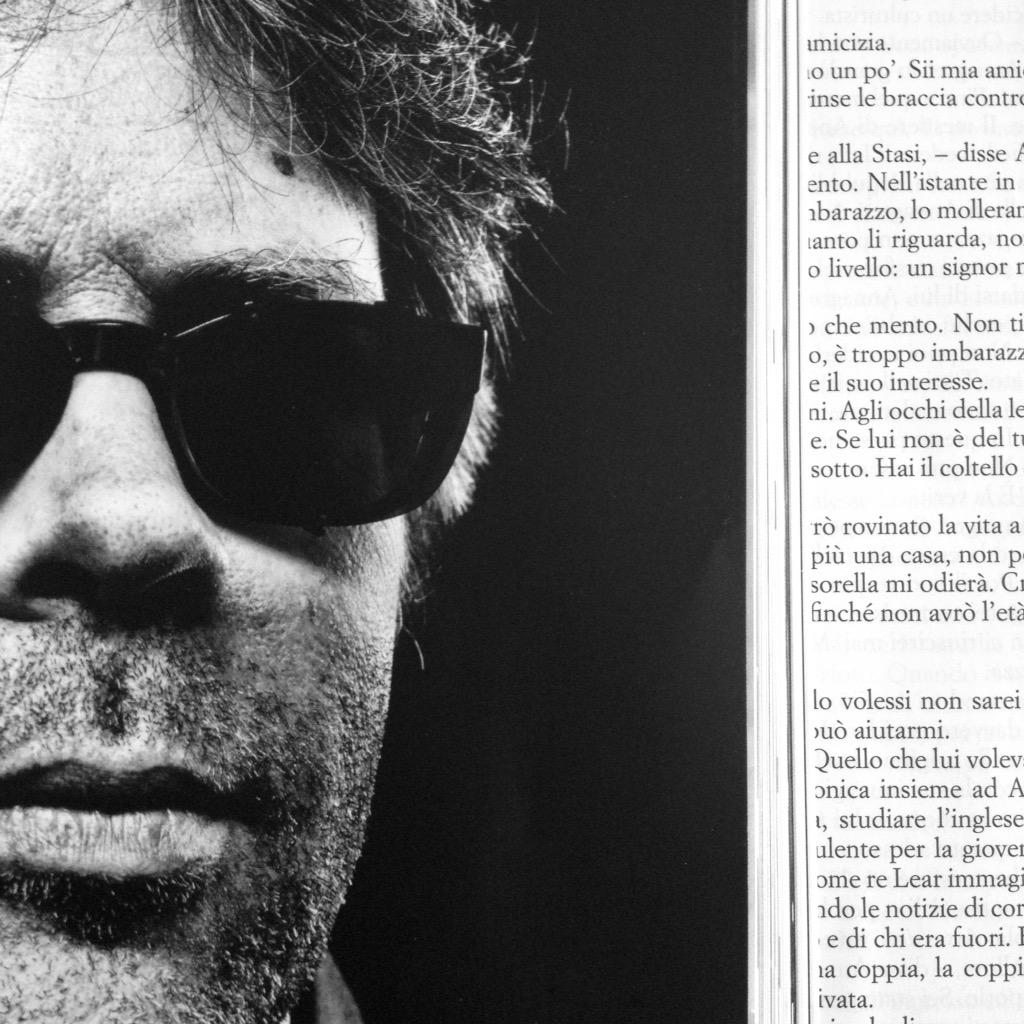 GabrieleMagazzu's tweet photo. font einaudiano e ritratto tipo-Lou-Reed per #Franzen su @24ILmagazine #IL73 http://t.co/lh9eK0uwLi