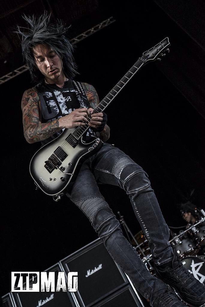 Today is the birthday of one of the best guitarist of the world. HAPPY BIRTHDAY JAKE PITTS   