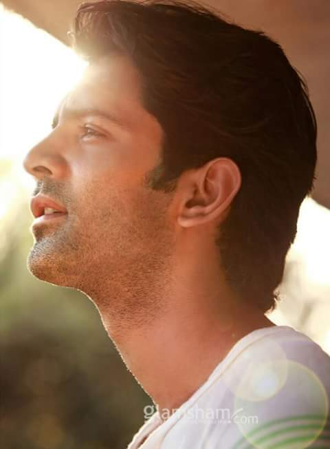 Happy birthday to you my sweet heart barun sobti I love you so much and I wish for you a great success in your life 