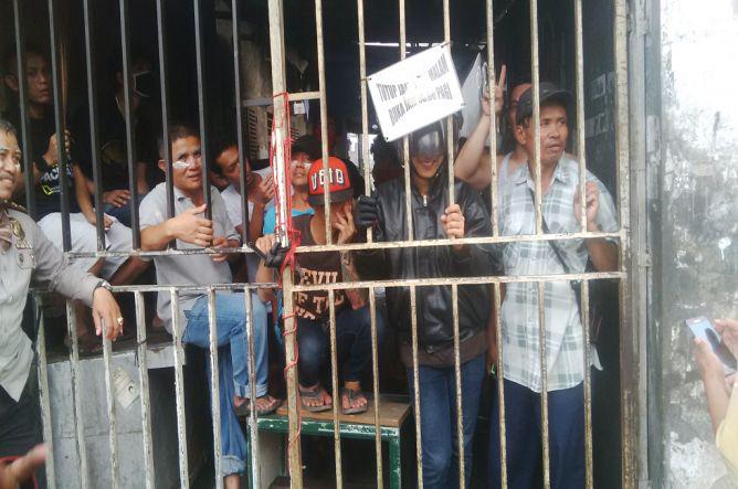 [Populer]  Setelah Digusur, Warga Kampung Pulo Dapat Jaminan Apa? metrotvn.ws/B160533