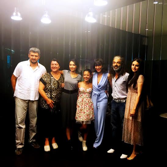 ucharfliler_2's tweet photo. Elvan Albat,Cansu Fırıncı,Ezgi Fidancı,Ekim Tekinbaş,Murat Bozarslan..
Üç Harfliler 2 Hablis Ön Gösteriminden... http://t.co/GuTpWlujCg