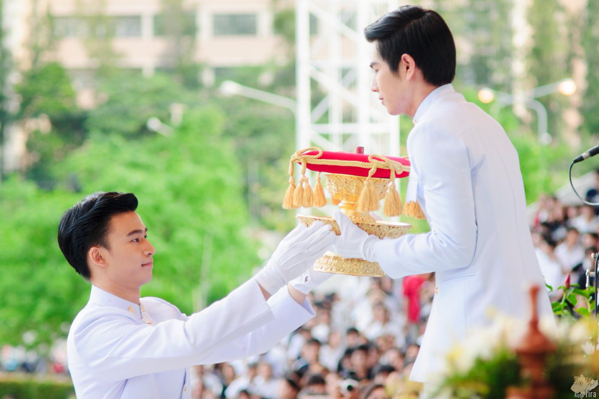 alphataira's tweet photo. 2 | พิธีประดับไทติดเข็มพระจอมเกล้าลาดกระบัง 2015 #ทีมลาดกระบัง #ลูกพระจอม #hellokmitl #KMITL http://t.co/35u2RFKiM3