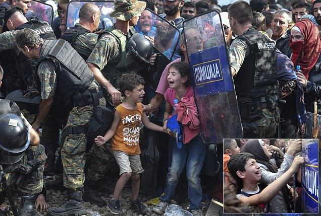 #migrantcrisis Matthew 19:14 Jesus said, “Let the little children come to me &amp; do not hinder them,..” <a href="/MigrantVoiceUK/">Migrant Voice 🧡</a>