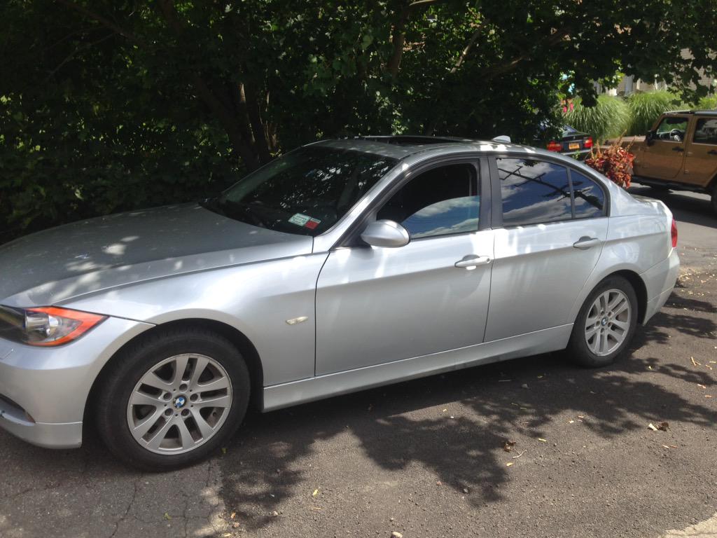 frizz_06's tweet photo. 2006 BMW 325xi for sale. V6 Push to start. windows tinted and just put new tires on it. message me for details http://t.co/0sLHqAYC8o