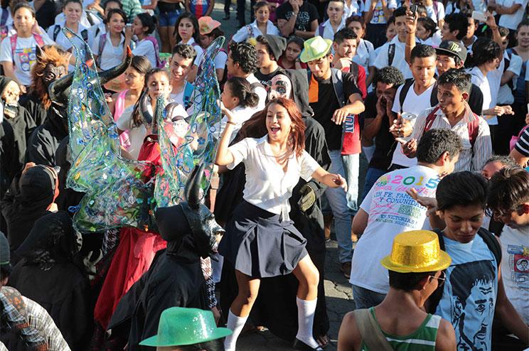 lavozsandinista's tweet image. Jóvenes bailaron Nuestro Son goo.gl/Pui5PS #JuventudSandinista @BLOGJS @Jupresidente @jscomunicadores