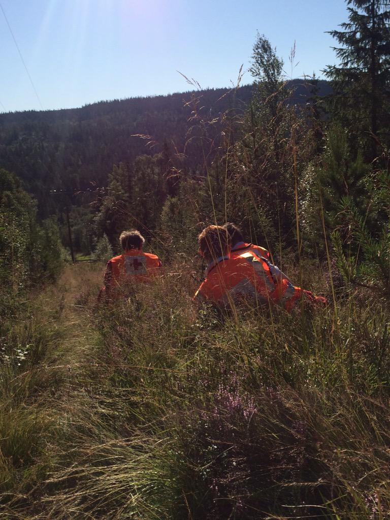 LunnerRKH's tweet photo. En pust i bakken må man ha, selv på aksjon. Flinke folk i jobb. http://t.co/vxC4XXpfAc