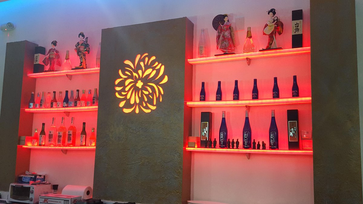 LEDBaseLine's tweet image. Check out our new friends at Izu Sushi! Our shelves look great, and their sushi is amazing!!!