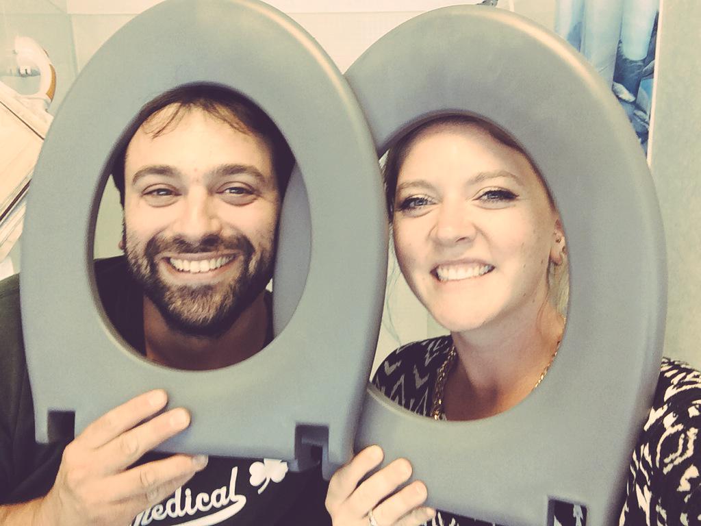 kryssss28's tweet photo. What happens when you work in B2B sales #toilet 🚽 http://t.co/cnBtvQ97as