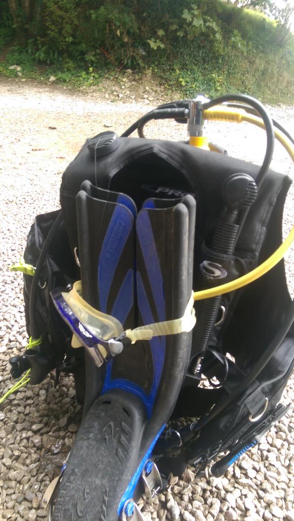 JasonHewer's tweet photo. Back in the water after surgery &amp; such a relief to do something I love after years of not being able to #scubadiving http://t.co/ENzr0i8LiD