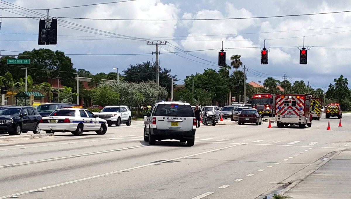 carbuyingadvice's tweet photo. Horrific crash we saw in #coralsprings on #sampleroad a bicyclist was hit by a lady running a red light. #carcrash http://t.co/Qrmi1pcYA9