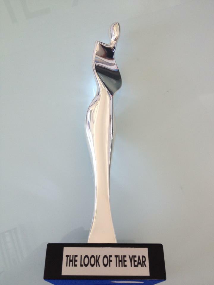 simone_Angarano's tweet photo. " le vorremmo consegnare l’awards alla fotografia TLOTY 2015", credo che sia il momento di essere emozionato http://t.co/xfqo01TplV