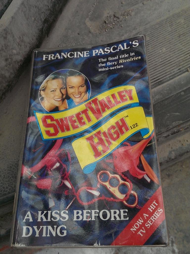 Gaming4good11's tweet photo. Holy crap look what I just found #SweetVallyHigh #oldschool #MyChildhood http://t.co/IYlU0iZbG0