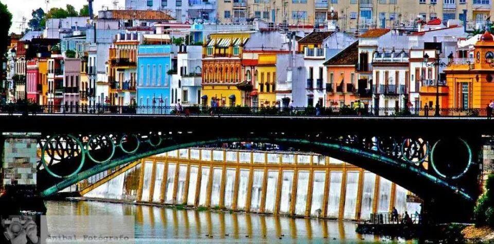 QueDiseMiarma's tweet photo. Esta encuesta va para toda España, que ciudad os parece mas bonita?
RT Sevilla     FAV Malaga http://t.co/Csh6g0rhn9
