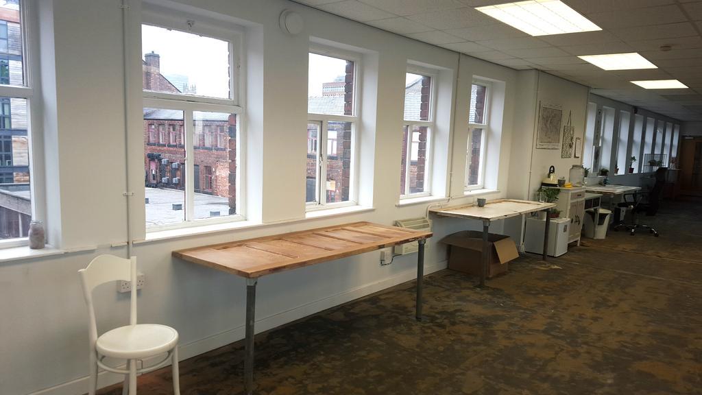 _lightspace's tweet image. PLS RT: We're looking for 2 more #creative ppl to join us in our #studio in #Sheffield @GIRLGANGSHEFF @YArtspace