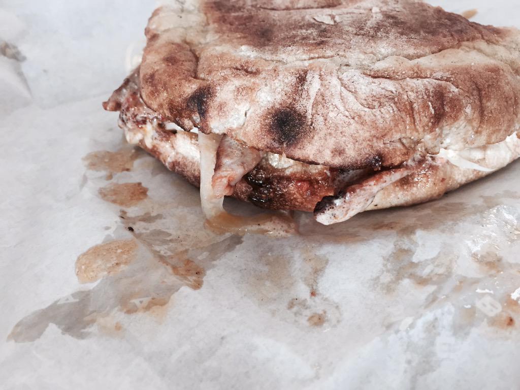 foodgent's tweet photo. Incredible pork sandwich from @tabernamercado #bestlunch ever #fridayfeeling http://t.co/I3xlib9oeu