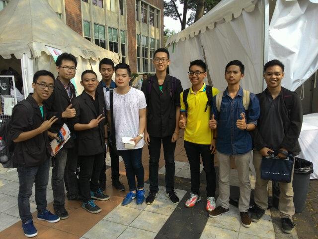 RAFTprjct's tweet photo. Cengo smua anak pas liat ko echa main drum :o. Pap raft &amp; smak holis w/ ko. @echasoemantri , makin sukses ko Gbu! http://t.co/7x3QDnknqj