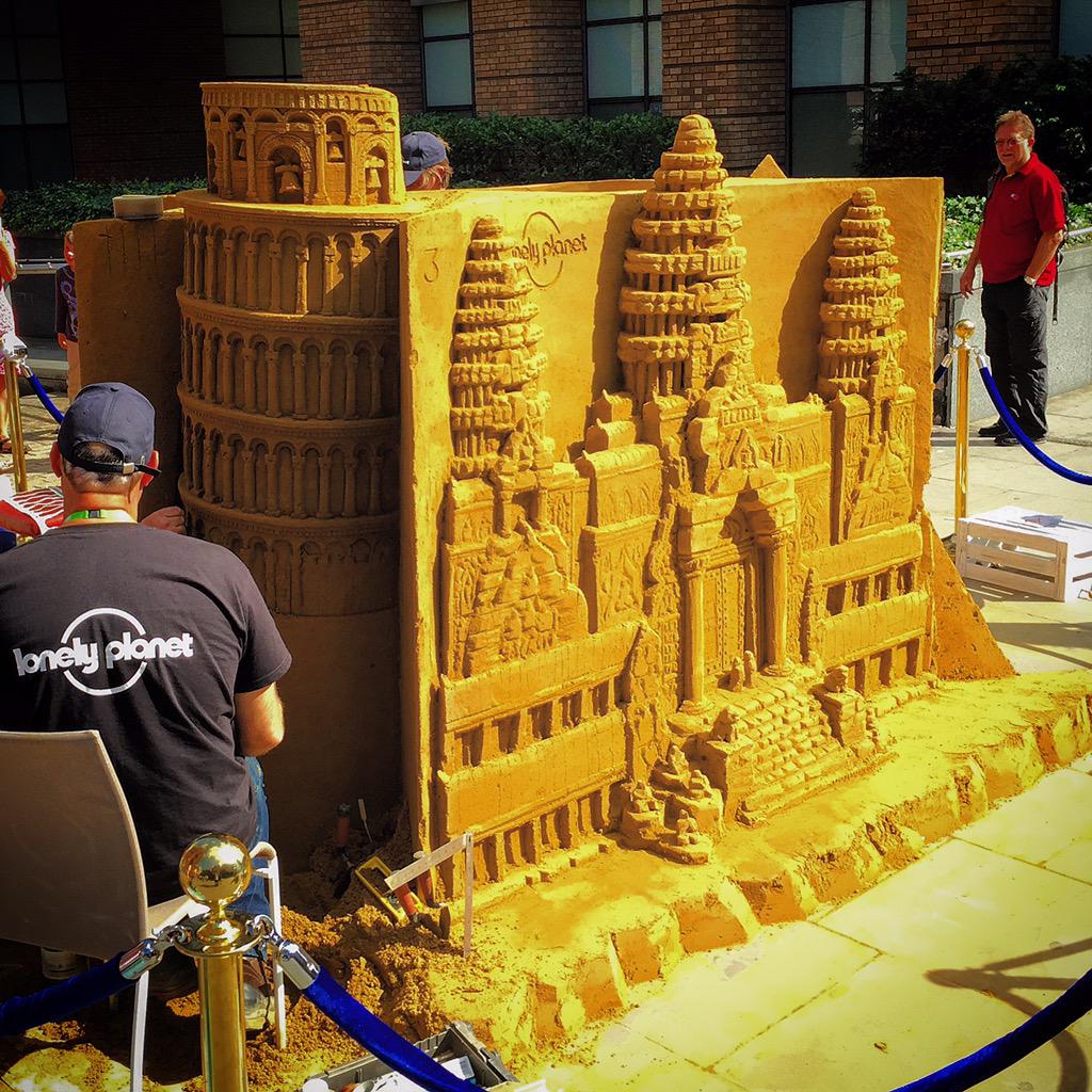 MaxTundra's tweet photo. Hella skills involved - top marks to the @lonelyplanetUK sand-sculptors. #sandyplanet https://t.co/u9ZXr9Mg08 http://t.co/ugZGOAkIwM