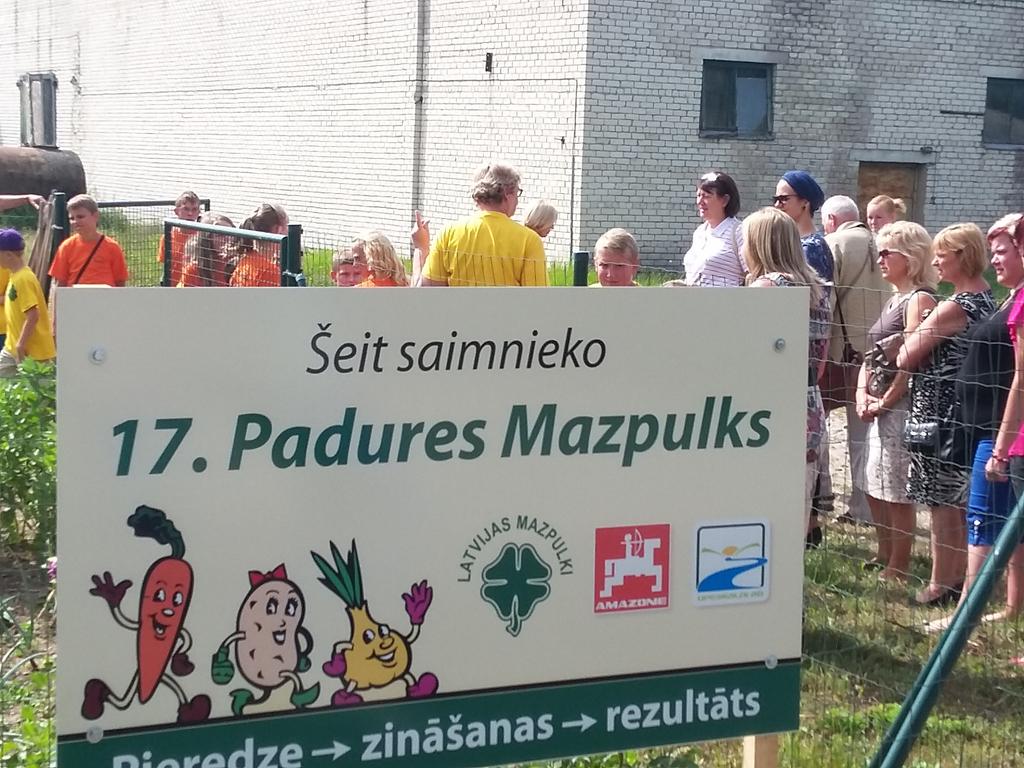 Kaktina_4H's tweet photo. Šodien #4H_Latvija jauno vadītāju seminārs Padures mazpulka dārzā un diskusijā par Latvijas nākotni ar #amazonelv http://t.co/Pnt4Ge3yxn