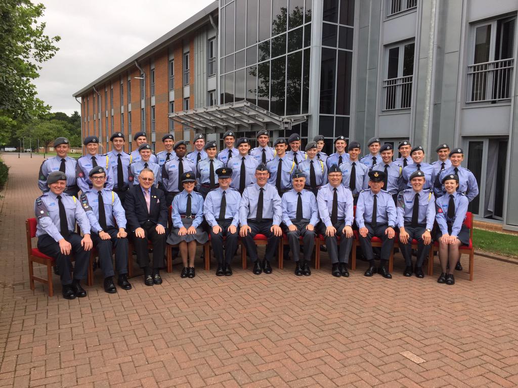 AirCadets_TVW's tweet photo. @aircadets Future Leaders end of course photograph with @RgnlComdtSW #FL15 http://t.co/tNqLXP3ejq