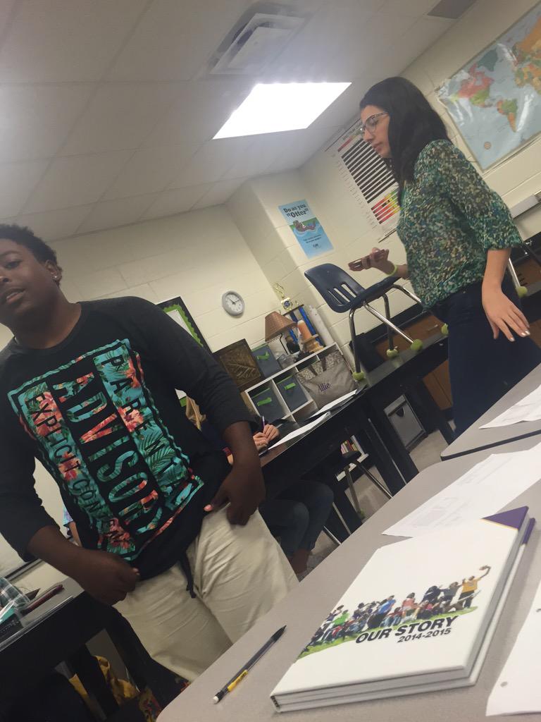 ggunn99's tweet photo. @marthavmilam these two have real chemistry!! #ecrealscience http://t.co/6DG4bl7uTM