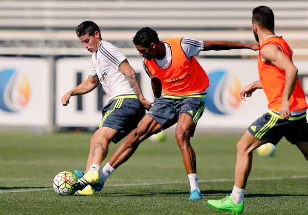 miguel4m94's tweet photo. "@Futbol_Secretos: Potencia pura, Ojo a la pierna de Raphael Varane, ¡Brutal! http://t.co/4cbrvYzEUy" @mariofonseca94s