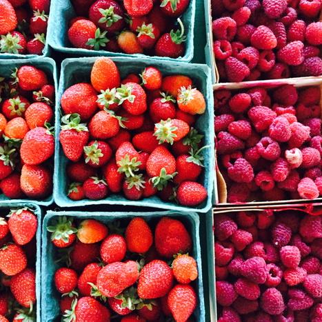 MplsFarmMarket's tweet photo. There is nothing better than local summer berries! Find them at @Untiedts at the market. They also have watermelon! http://t.co/gJuuEskPe0