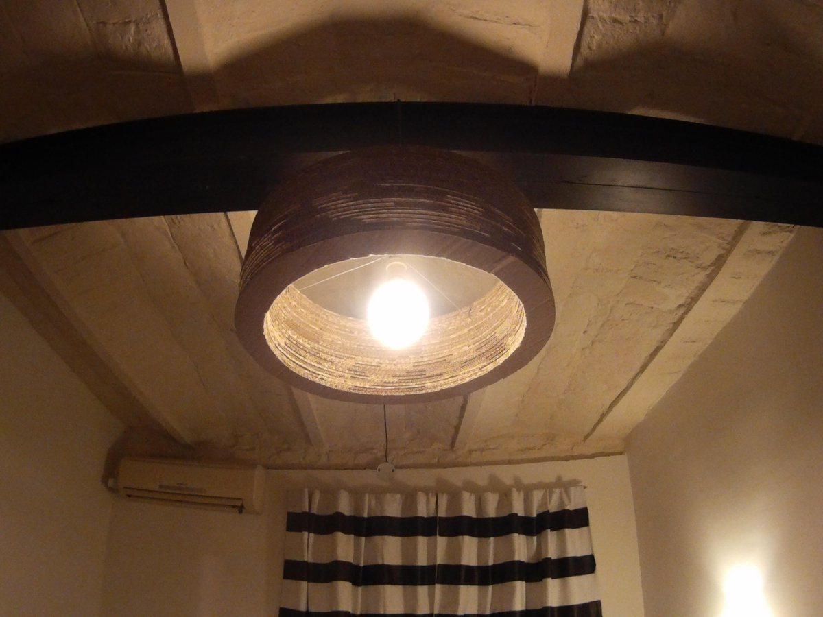 ArqBeGreen's tweet photo. #BuenViernes Les presentamos la KartonLamp #lampara colgante de #cartón #reciclemos --> http://t.co/RMeKyItNtX <-- http://t.co/UT73FrAQHp