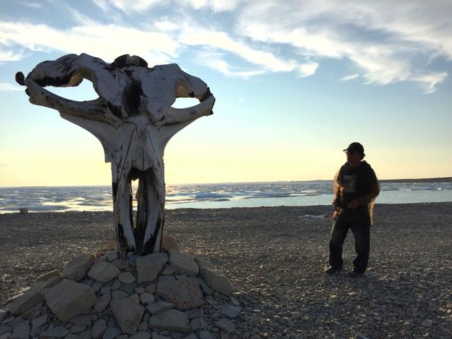 NunatsiaqNews's tweet photo. NunatsiaqOnline 2015-08-21: NEWS: Popular Nunavut fishing spot gets new sculpture http://t.co/EXKG0VGKMf http://t.co/dg4Nh2Wj7q