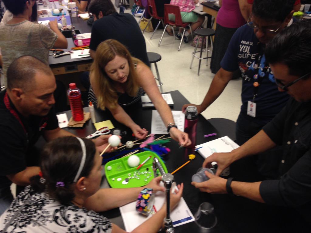 MrsNovakJones's tweet photo. 5 E lesson with @DrHodgin #ManorISD http://t.co/ZAIzFNy5us