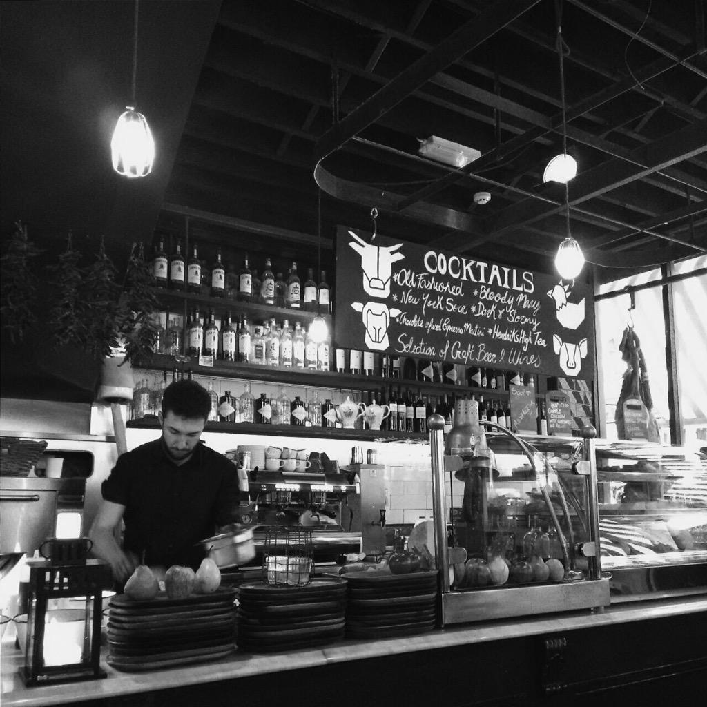 MeetandMeat's tweet photo. We've got your Friday night sorted! Come join us for #dinner #cocktails #wine #beer #meatygoodness http://t.co/yfvH1A8AZY