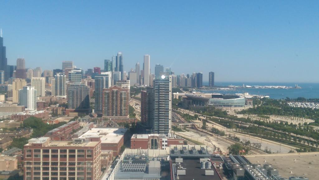 63beastyrom's tweet photo. Day One in Chicago Tons of Fun http://t.co/kXQqPlPgAU