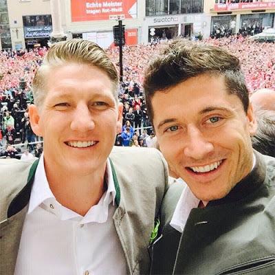 Bastian Schweinsteiger Wishes Lewandoski A Happy Birthday  
