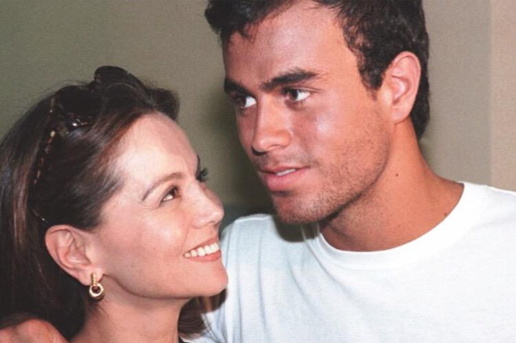 Enrique Pictures ✨ on X: "Enrique Iglesias and his mother Isabel Preysler  in the 90's. http://t.co/IB42kt58W6" / X