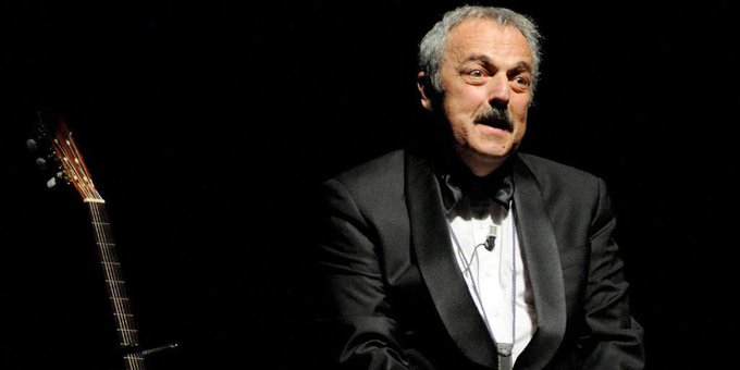 QEPD Daniel Ravinovich miembro de Les Luthiers http://t.co/5BI5uoGfec