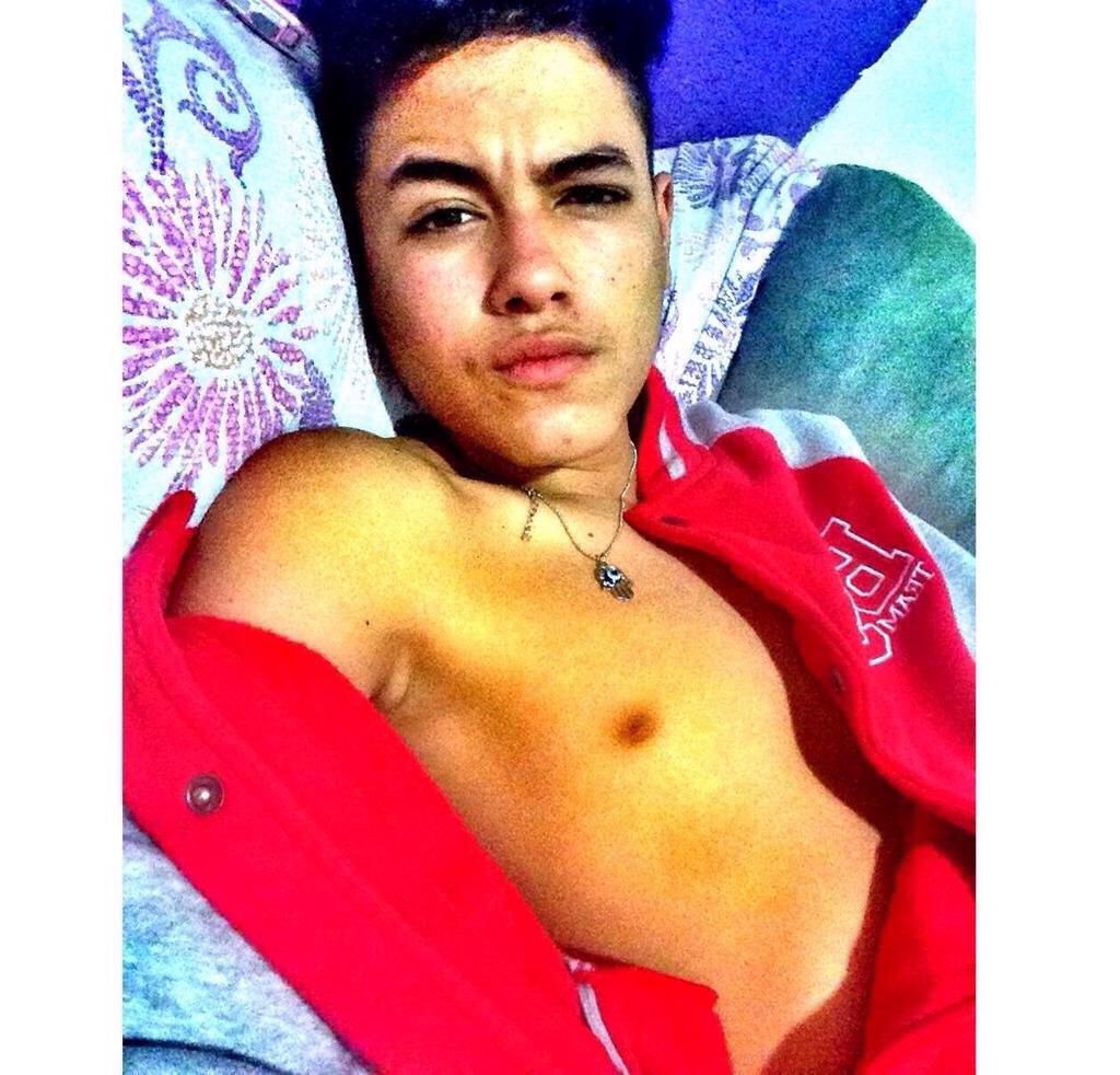 TopBangu's tweet photo. TOOOOOOP DE HOJEEEEE !!!! 🎉👏🏻👏🏻👏🏻👏🏻👏🏻👏🏻 @SoutodoseuJB @FabiJoia http://t.co/qVYqF1ebE2