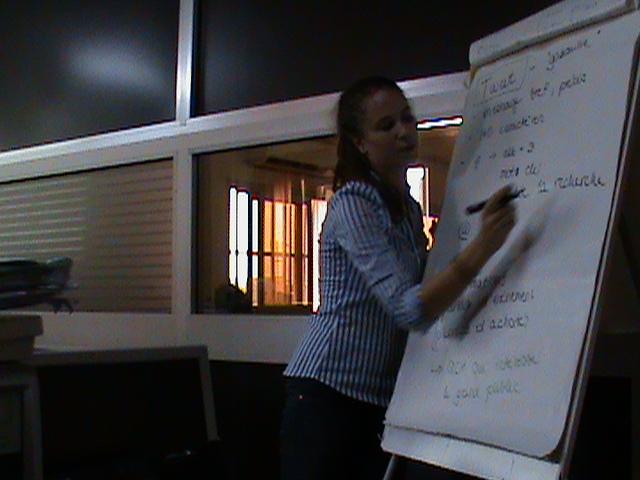 oued_mamoudou's tweet photo. Formation en utilisation des #RéseauxSociaux pour les #JeunesLeaders du #BurkinaFaso avec #PDevII et #SFCG_BF http://t.co/yUtv8MB5kD