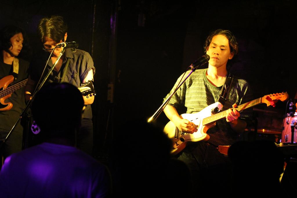 New_Action's tweet photo. 続いてのライブact.は、高崎に引き続きぶち上げてる、『YOUR ROMANCE』！
#new_action http://t.co/jcfj5LHUO8