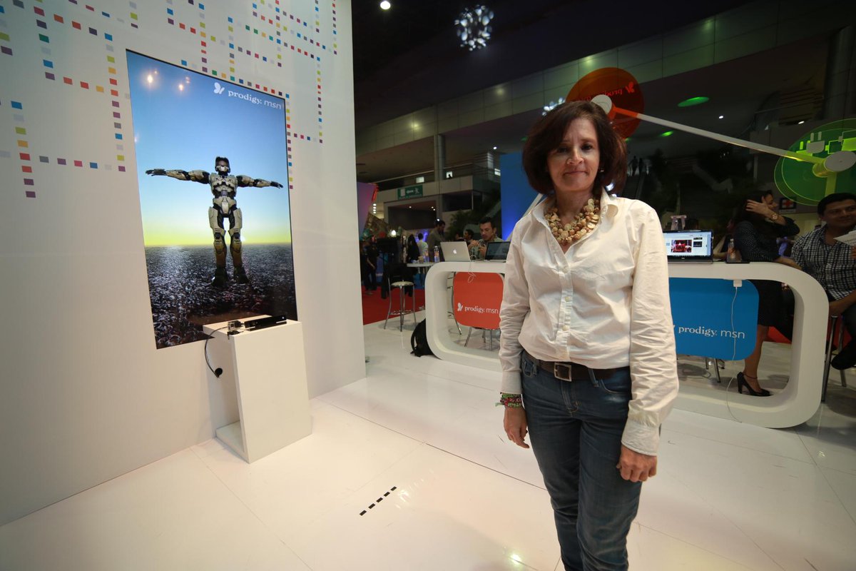 ProdigyMSN_IAB's tweet photo. Ella es @Cirse08, una profesional digital reimaginando el futuro del MKT desde #IABConecta2015 #MomentsThatMatter http://t.co/cdpZeWyGxG