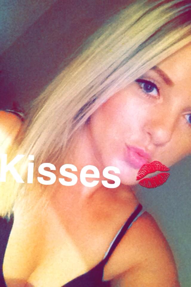 MiaOkkerstroem's tweet photo. Good night world! #nightwish #kisses #danish http://t.co/fHbOeNyR1j