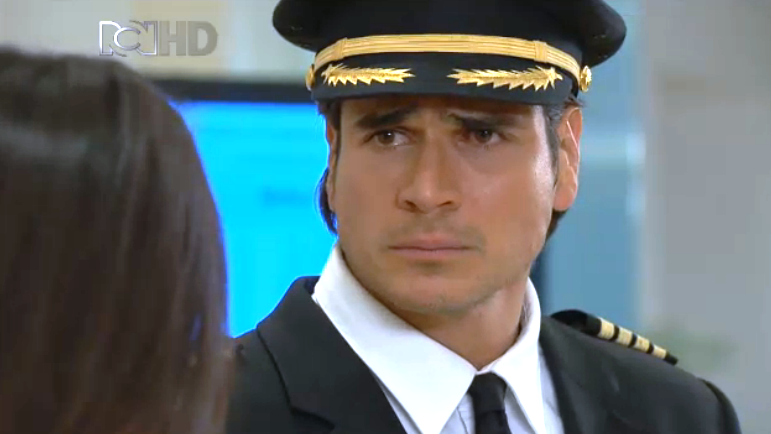 DaniArenasCol's tweet photo. Reportando Sintonia. Viendo a esta hora el #CP83 de #CI x @CanalRCN #Octavio descubre que #MariAle es #Maricruz AIIII http://t.co/nKJ6HZHq7n