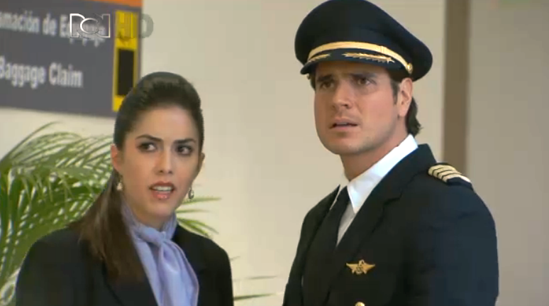 DaniArenasCol's tweet photo. Reportando Sintonia. Viendo a esta hora el #CP83 de #CI x @CanalRCN #Octavio descubre que #MariAle es #Maricruz AIIII http://t.co/nKJ6HZHq7n