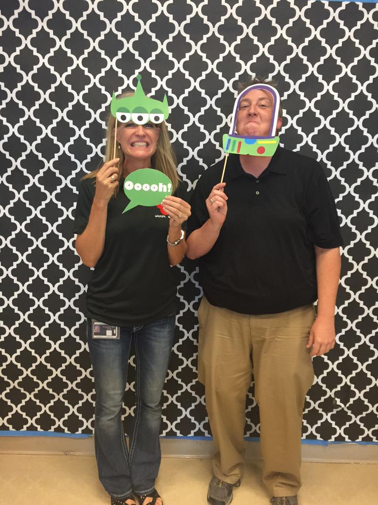 CISDWalker's tweet photo. @CISDWalker Fun in the photo booth. #2distinctions #walkerrocks http://t.co/jA8dZaioEb