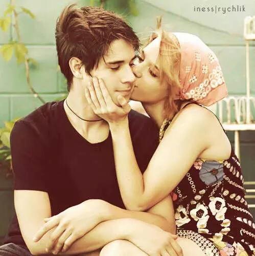 شرط من انحضن كون اكسر اضلوع
وتشك اذن الشماته ضلوعي بالطكه 😍