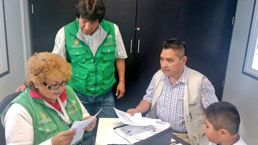 marianodeluismx's tweet photo. #Feson promoviendo la afiliación y reafiliación 📝 al seguro popular 🏪 en Naucalpan @eruviel_avila @cesar_gmonge 👏👍 http://t.co/3QSMLxVFJk