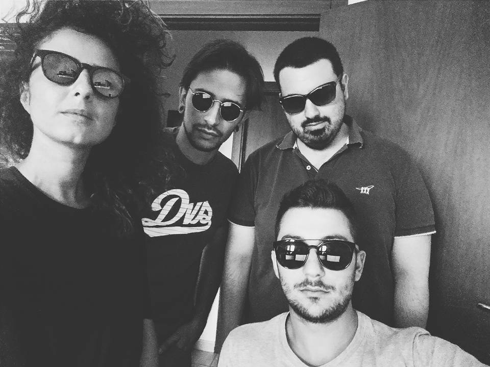 Brainpull's tweet photo. Interpretazione delle #vacanze a #Brainpull. #ferie #holidays #workaholics #Bari #ufficio #agenziadicomunicazione http://t.co/WyJlkmD3wp