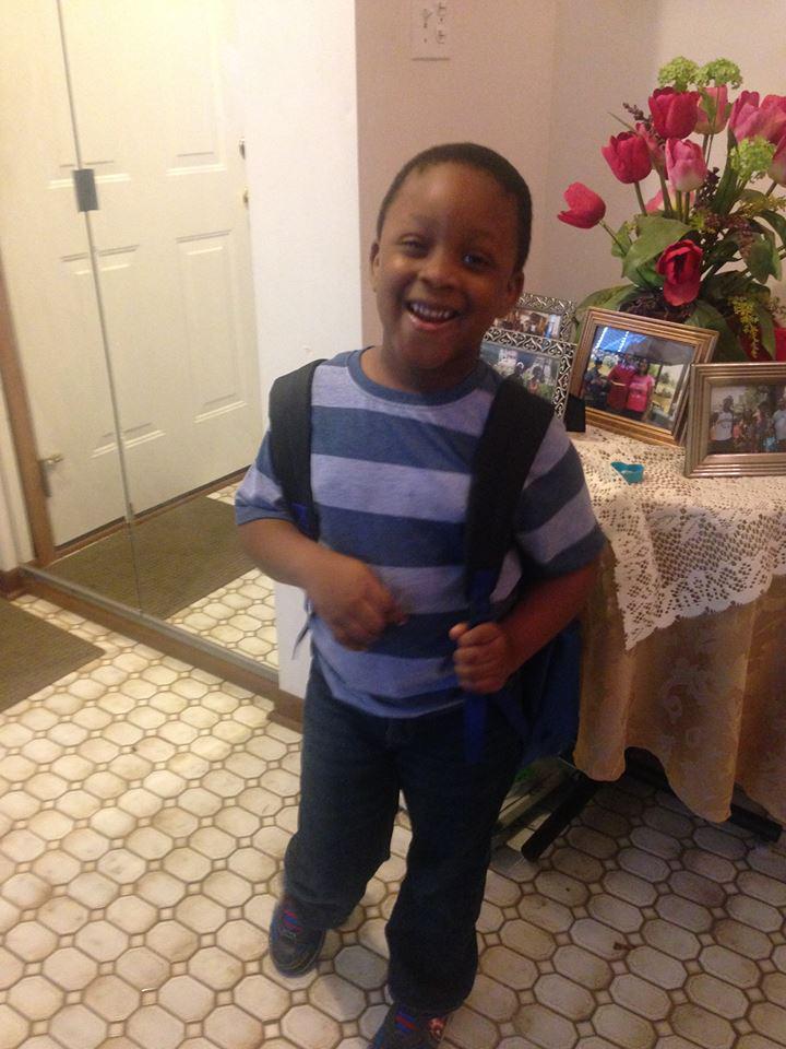 prezmomobologna's tweet image. today is my stud muffin's first day of kindergarten. he has his back pack on, and he's ready to go! #proudauntmoment