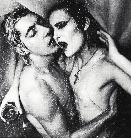 21 de agosto de 1957, happy Birthday
Peter Edward Clarke (Budgie)
(Siouxsie and the Banshees) 