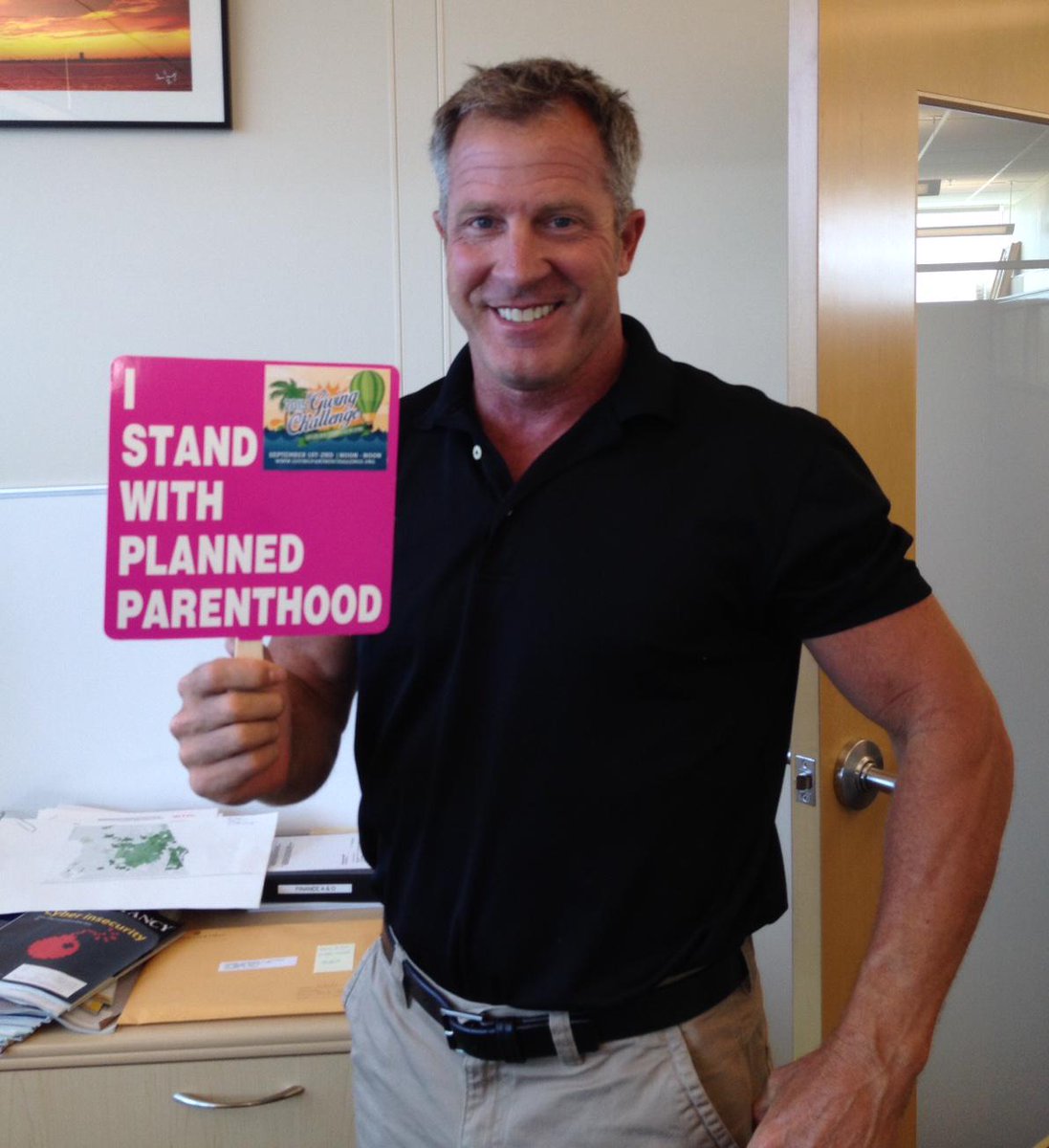 TVandyatPP's tweet photo. Men #StandwithPP too! Steve is ready for the #GivingChallenge15. @GivingPartner @ThePattersonFdn @PlannedParSWCFL http://t.co/I8VW0thXWX